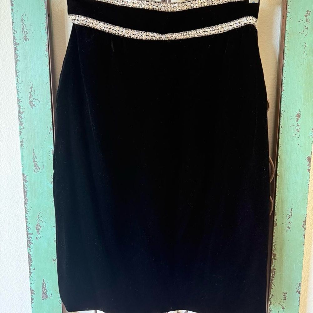 Vintage custom tailored velvet skirt for a celebrity award show. size medium.